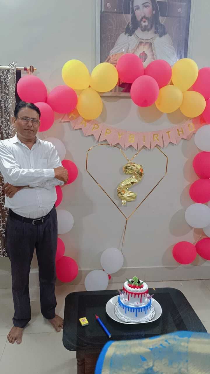 फादर्स डे पर चर्च में हुई विशेष प्रार्थना सभा