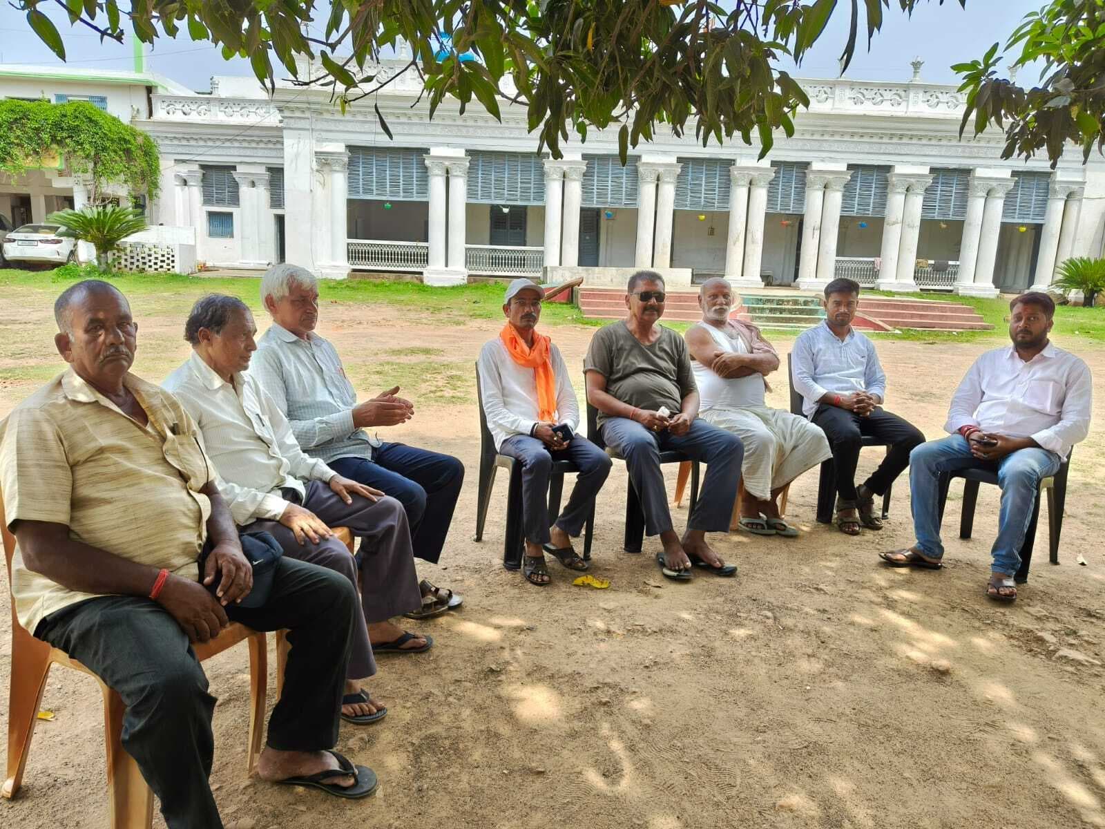 खराब जलमीनार दुरुस्त कराने की मांग की