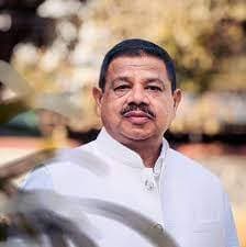 जनप्रतिनिधि के  प्रतिनिधियों द्वारा अधिकारी व अभियंता से किया जा रहा रुपये की उगाही: रणवीर यादव