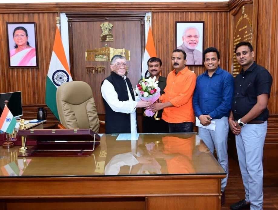 Giridih News :राज्यपाल से की शिष्टाचार मुलाकात