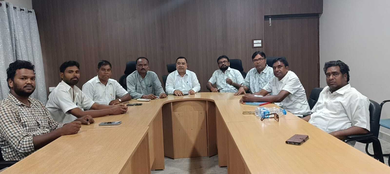 Seraikela Kharsawan News : युवाओं को पार्टी से जोड़ें : सत्यनरायण महतो