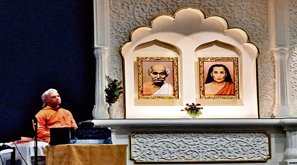 जीवात्मा ही अध्यात्म, भूतों के भाव को उत्पन्न करने वाला त्याग ही कर्म : स्वामी प्रज्ञानंद