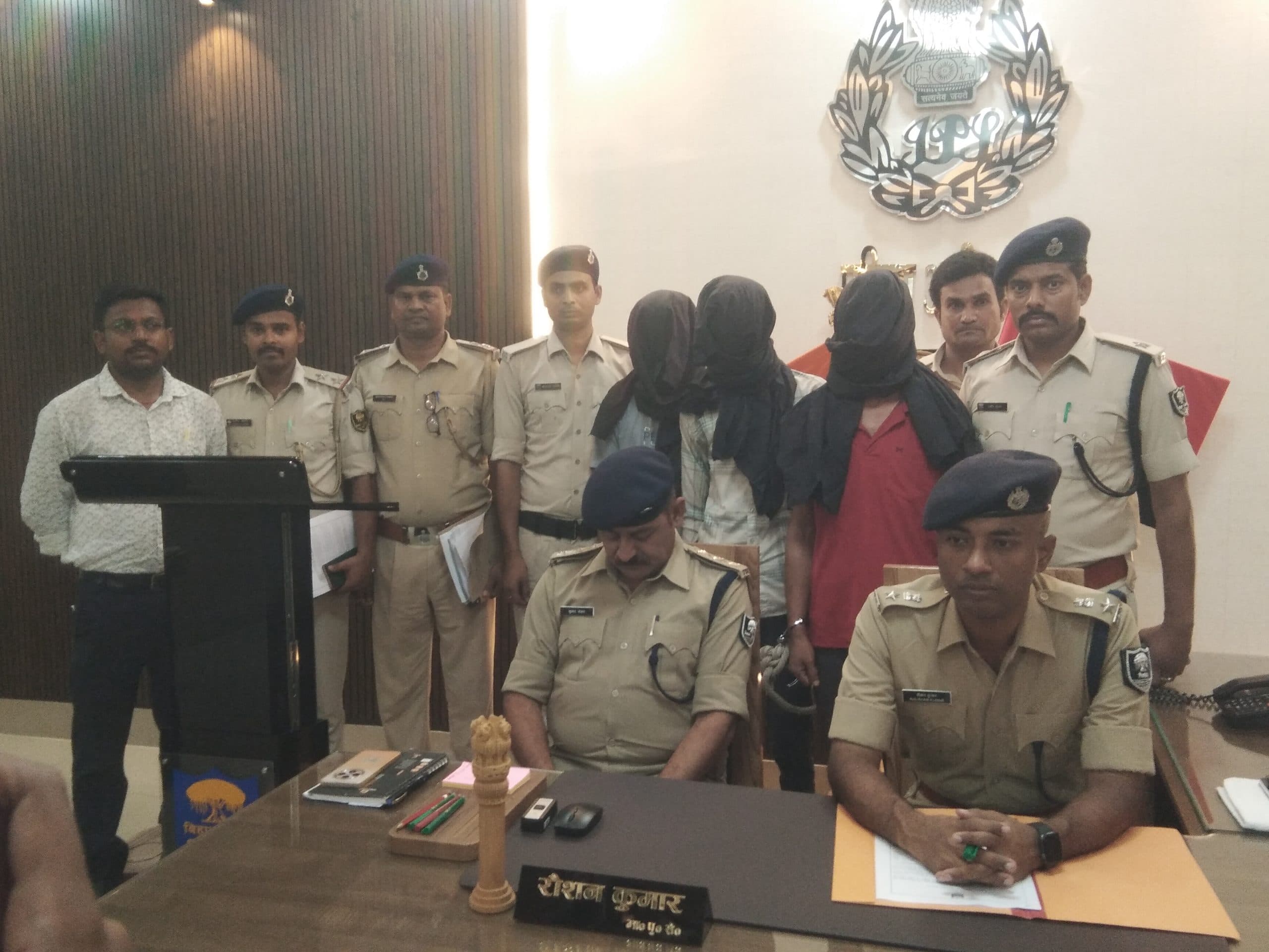 स्वर्ण व्यवसायी गोलीकांड में मुख्य अभियुक्त सहित तीन सगे भाई गिरफ्तार