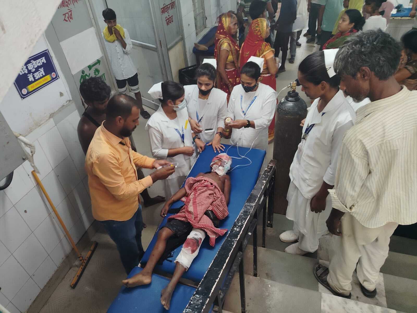 hajipur news. बाइक की ठोकर से बच्चा जख्मी, पटना रेफर