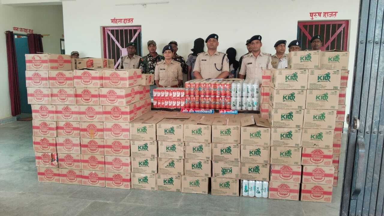 पिकअप से शराब जब्त, दो गिरफ्तार