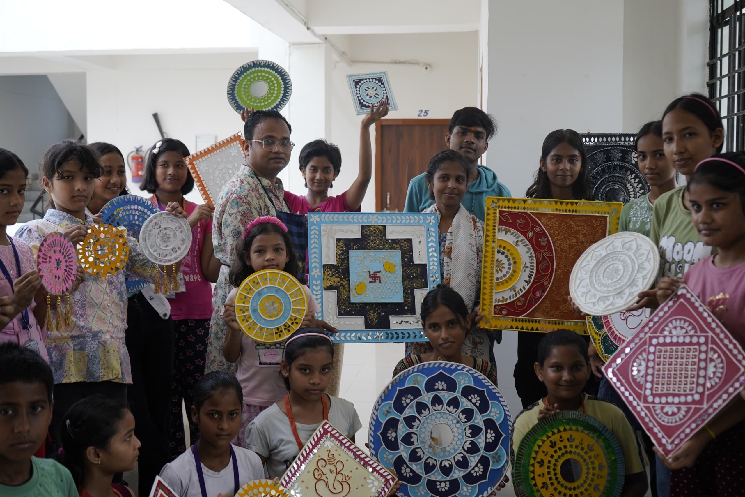 समर कैंप में कला व युद्ध कौशल से लैस हो रहे बच्चे