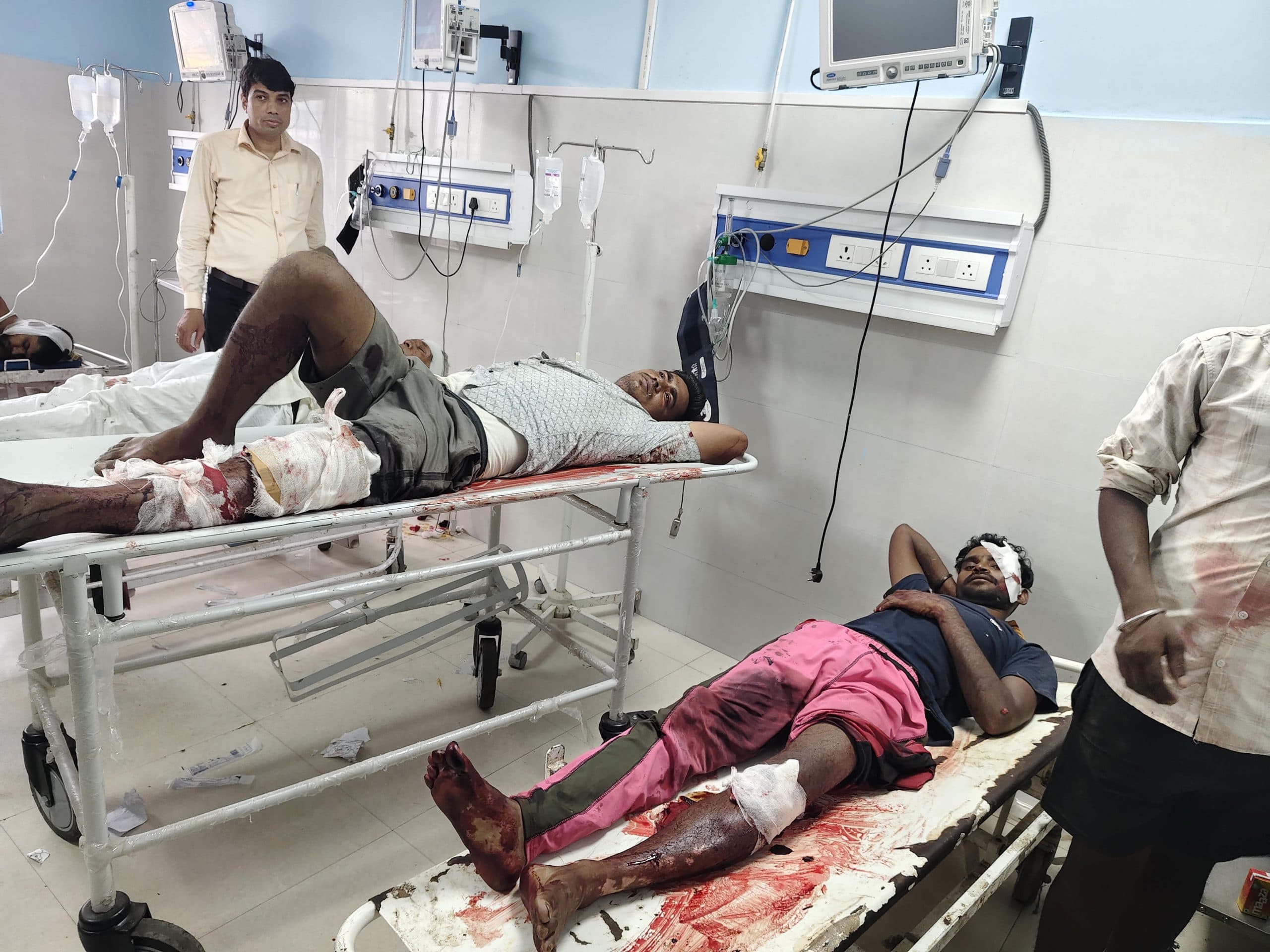 ट्रैक्टर ने बाइक सवार दो दोस्तों को मारी टक्कर, दोनों रेफर