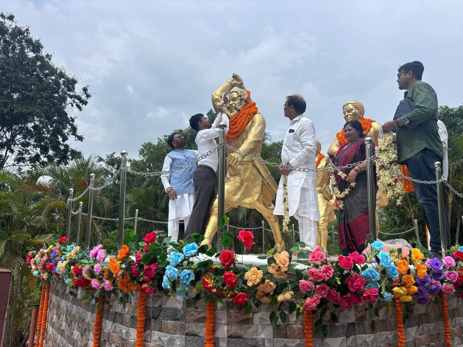 Deoghar News : वीर शहीद सलामत, अमानत और हारुन की कुर्बानी को नमन, दी गयी श्रद्धांजलि
