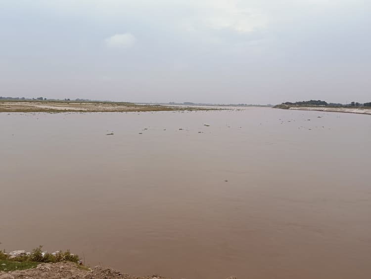 महानंदा का जलस्तर में हुई बढ़ोतरी