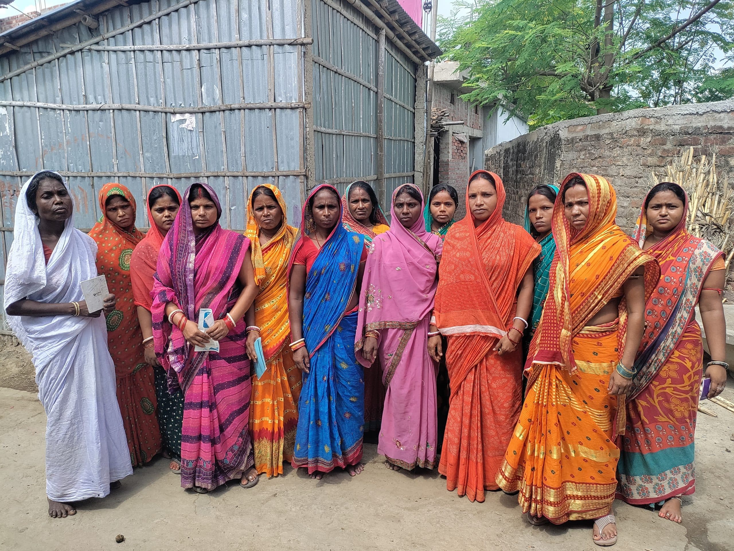 जीविका दीदियों से फर्जी निकासी कराकर बीस लाख ठगे, आरोपित फरार