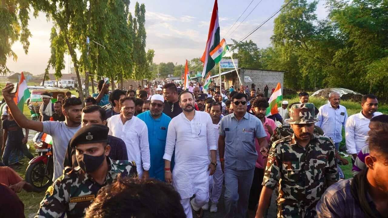 तिरंगा यात्रा में शामिल हुए मंत्री, कहा एकता व देश भक्ति का दिया गया संदेश