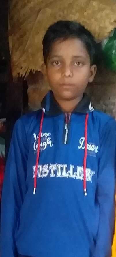 जामुन के पेड़ से गिरा किशोर, मौत