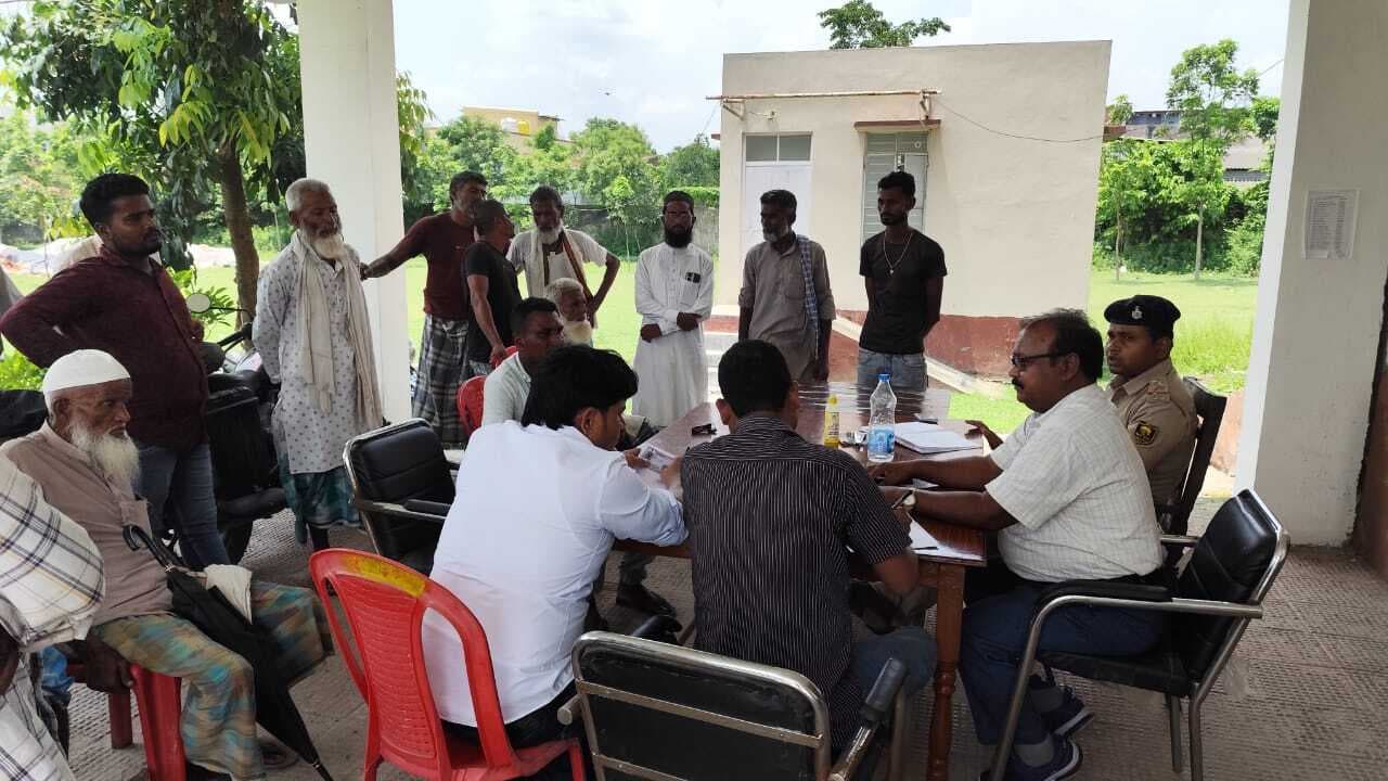 विवादित भूमि का मक्का जब्त