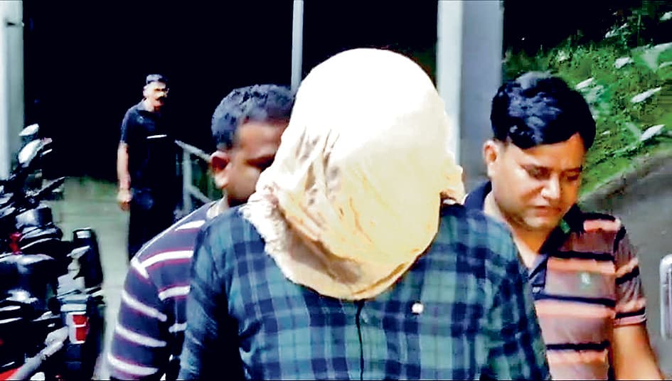 फर्जी आर्मी अफसर बन शिक्षिका से शादी, ठगी के आरोप में युवक अरेस्ट