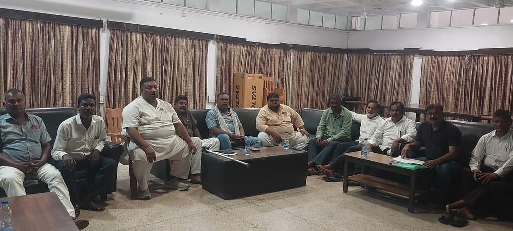 झामुमो कार्यकर्ता के साथ अभद्रता मामले में जताया रोष