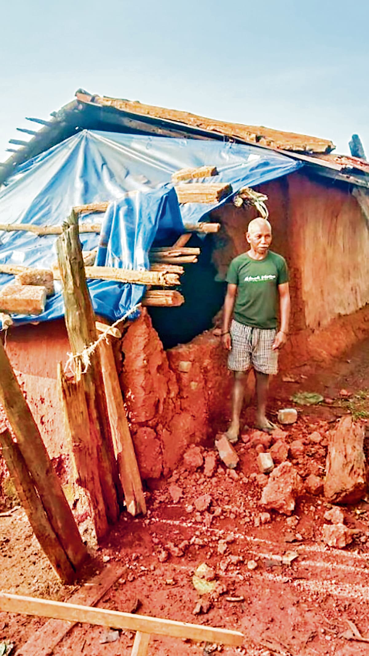 Chaibasa News : रजो पर्व में जा रहे युवक को हाथी ने दौड़ा कर कुचल डाला, मौत