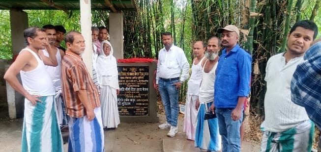 मुख्य पार्षद ने दो पीसीसी सड़क का किया शिलान्यास