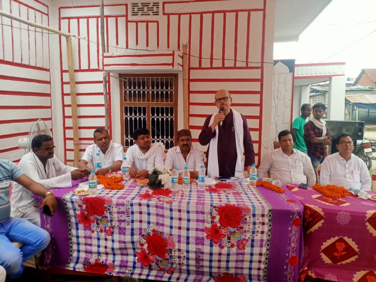 एनडीए की सरकार में अफसरशाही हावी, घूसखोरी चरम पर पहुंचा : सांसद