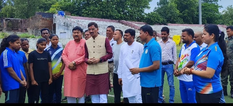 संजय सेठ ने एस्ट्रोटर्फ स्टेडियम का निरीक्षण किया