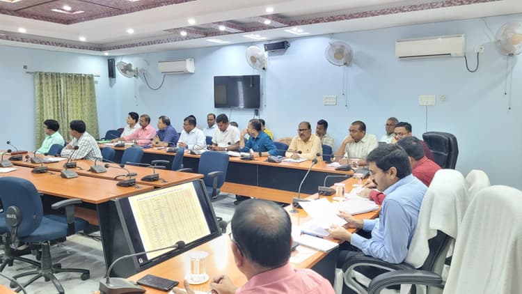 पंचायत सरकार भवन व प्रगति यात्रा की घोषणा के अनुरूप भूमि की उपलब्धता सुनिश्चित करें : मुख्य सचिव