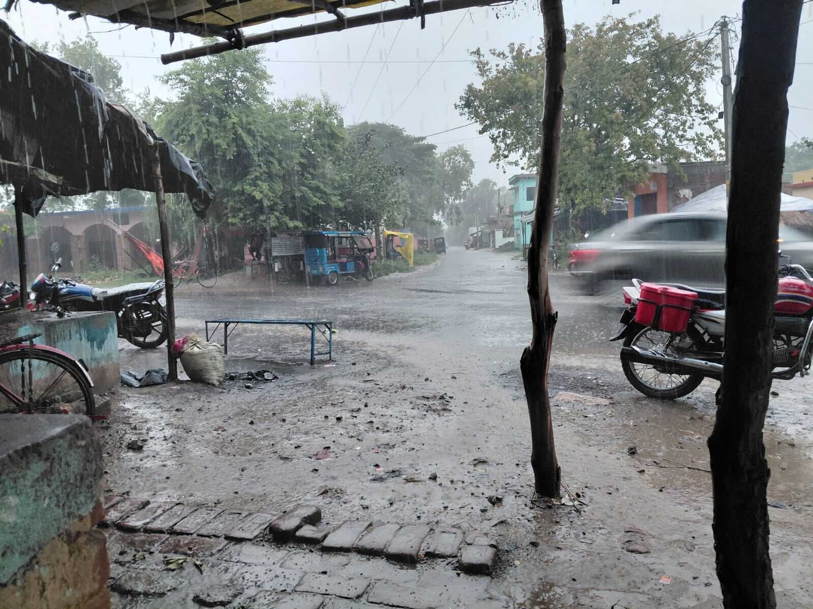 झमाझम बारिश के साथ मानसून का प्रवेश, गर्मी से मिली राहत