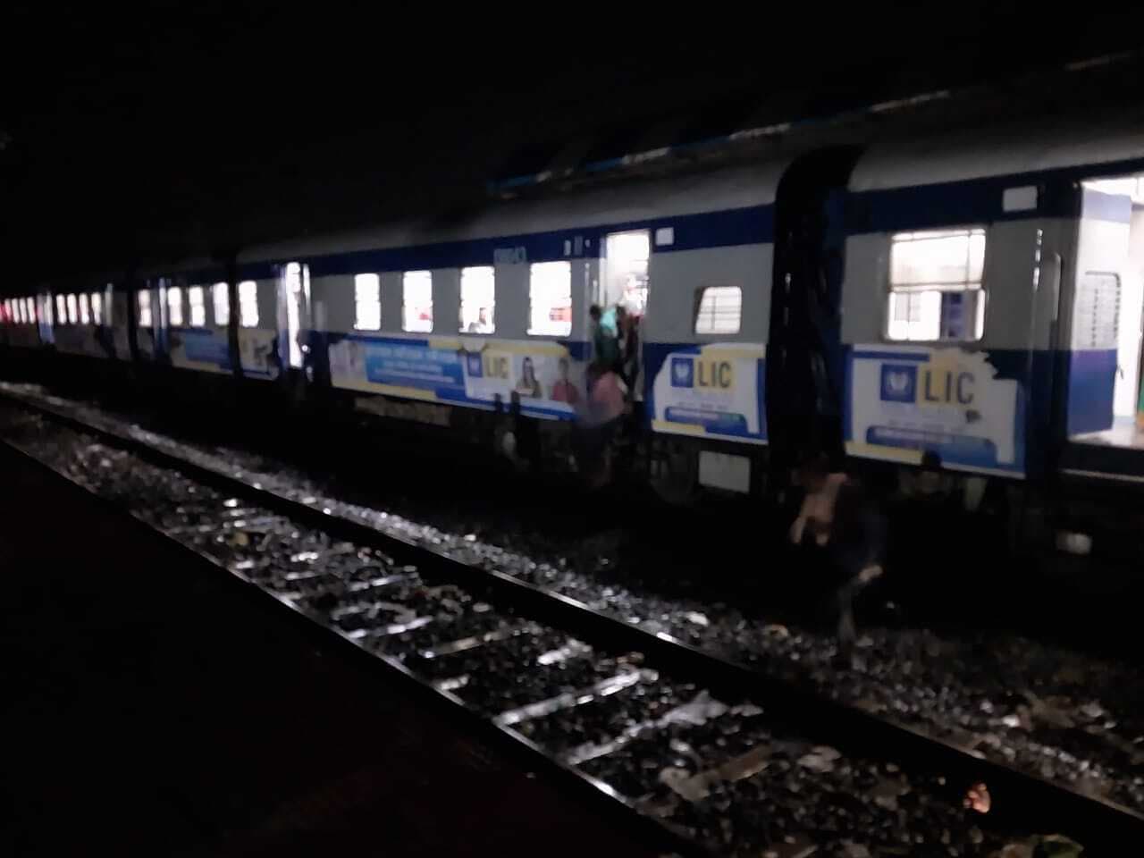 इंजन फेल होने के कारण करीब दो घंटे विलंब से चली राज्यरानी सुपरफास्ट ट्रेन