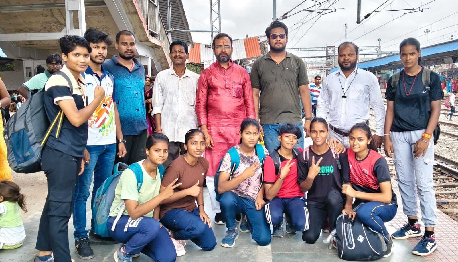 बिहार स्टेट अंडर-18 बालिका कबड्डी प्रतियोगिता के लिए खिलाड़ी रवाना