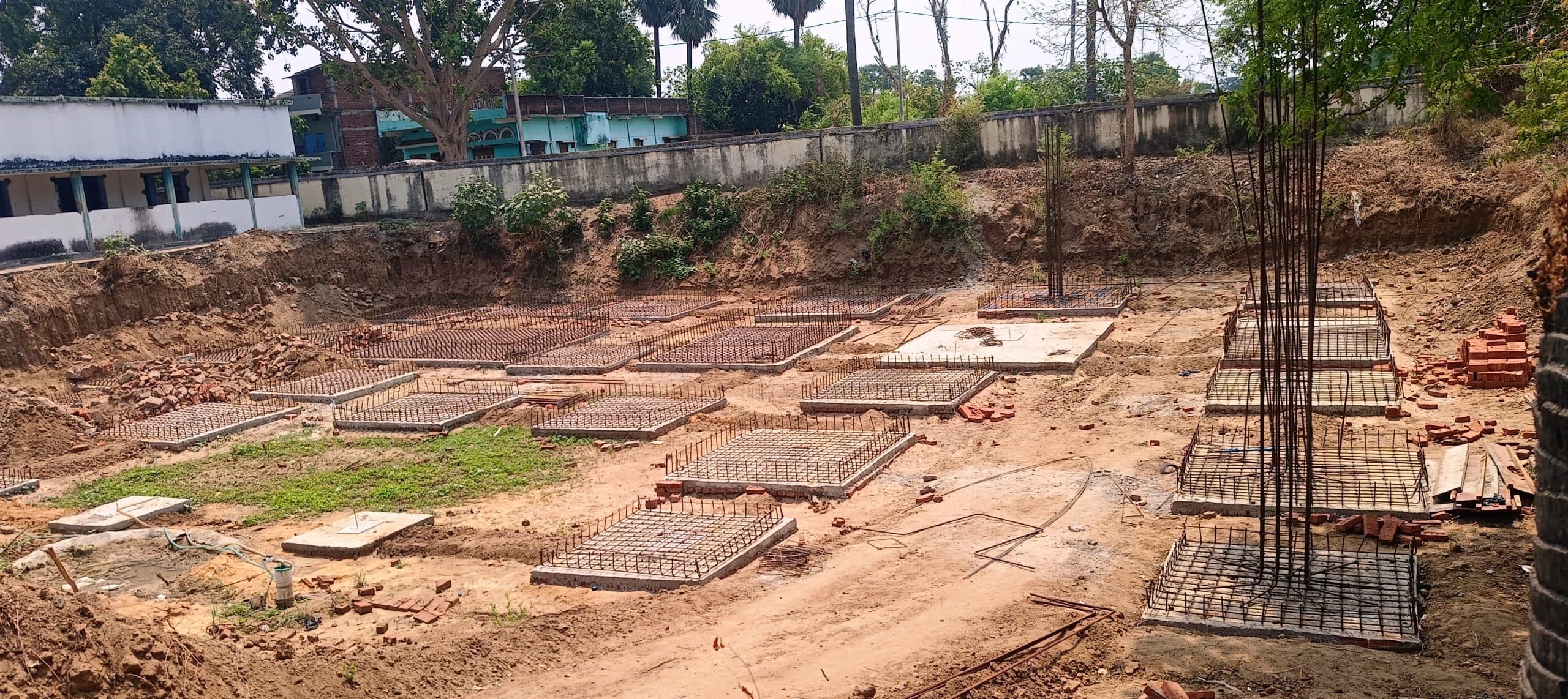 Aurangabad News : प्रखंड कार्यालय परिसर में पंचायत सरकार भवन बनाने का विरोध