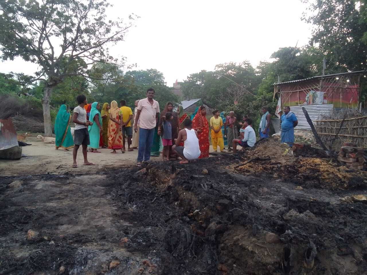 तीन घर जले, हजारों की क्षति