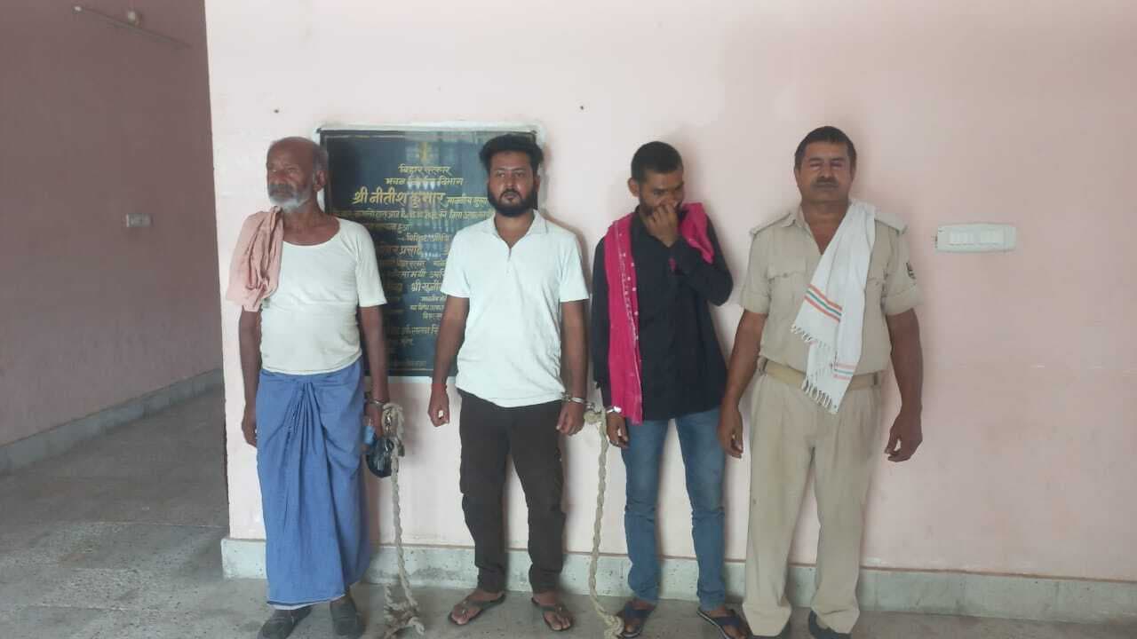 शराब के साथ तीन तस्कर गिरफ्तार