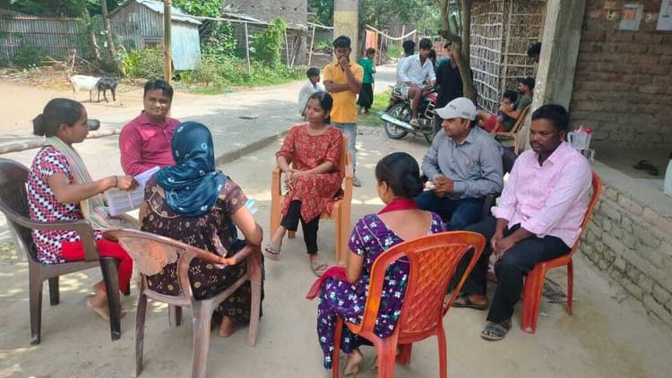 गणितीय समर कैंप में शामिल बच्चों में दिख रहा उत्साह