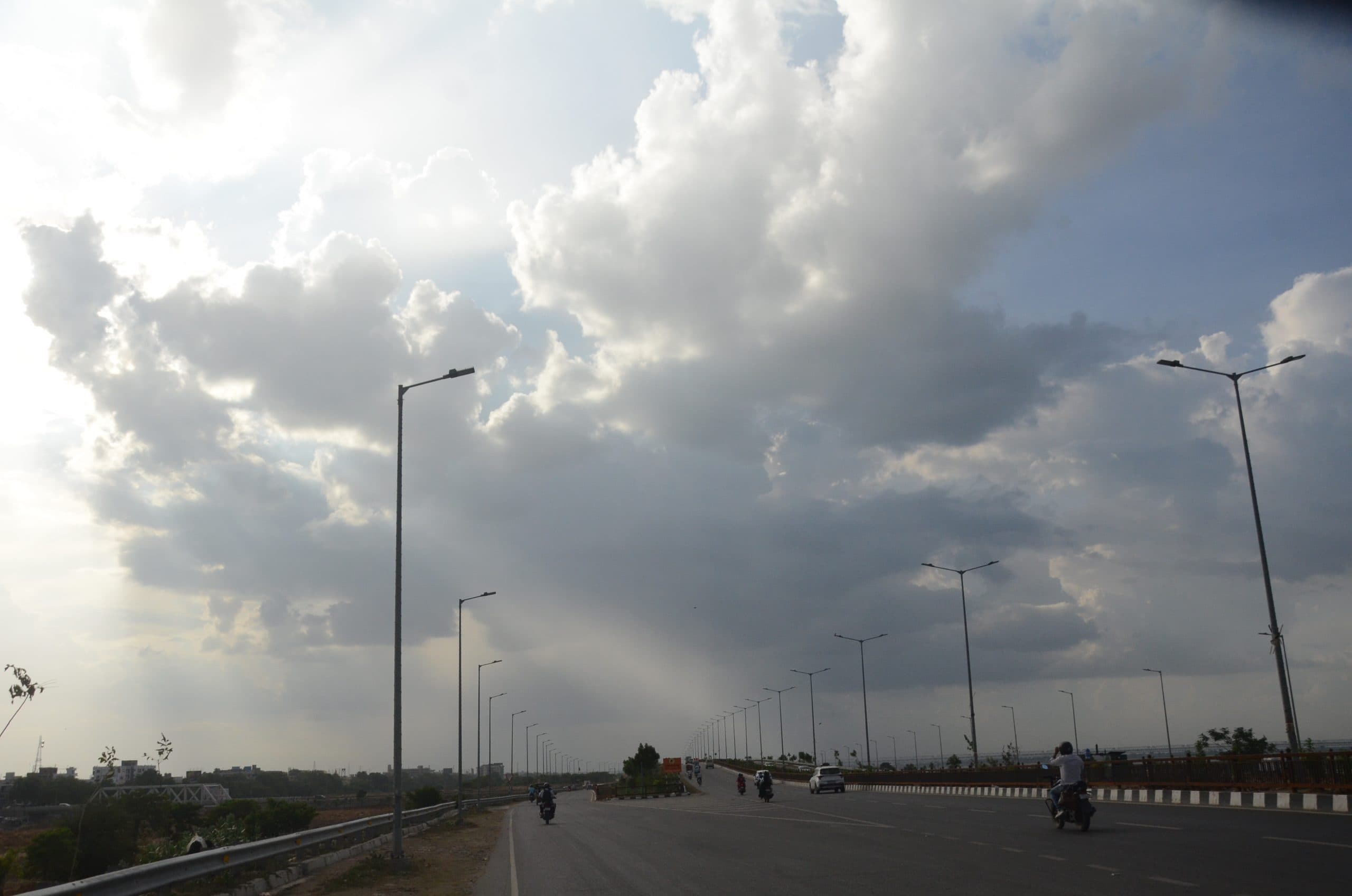 तीन दिनों तक बारिश के आसार