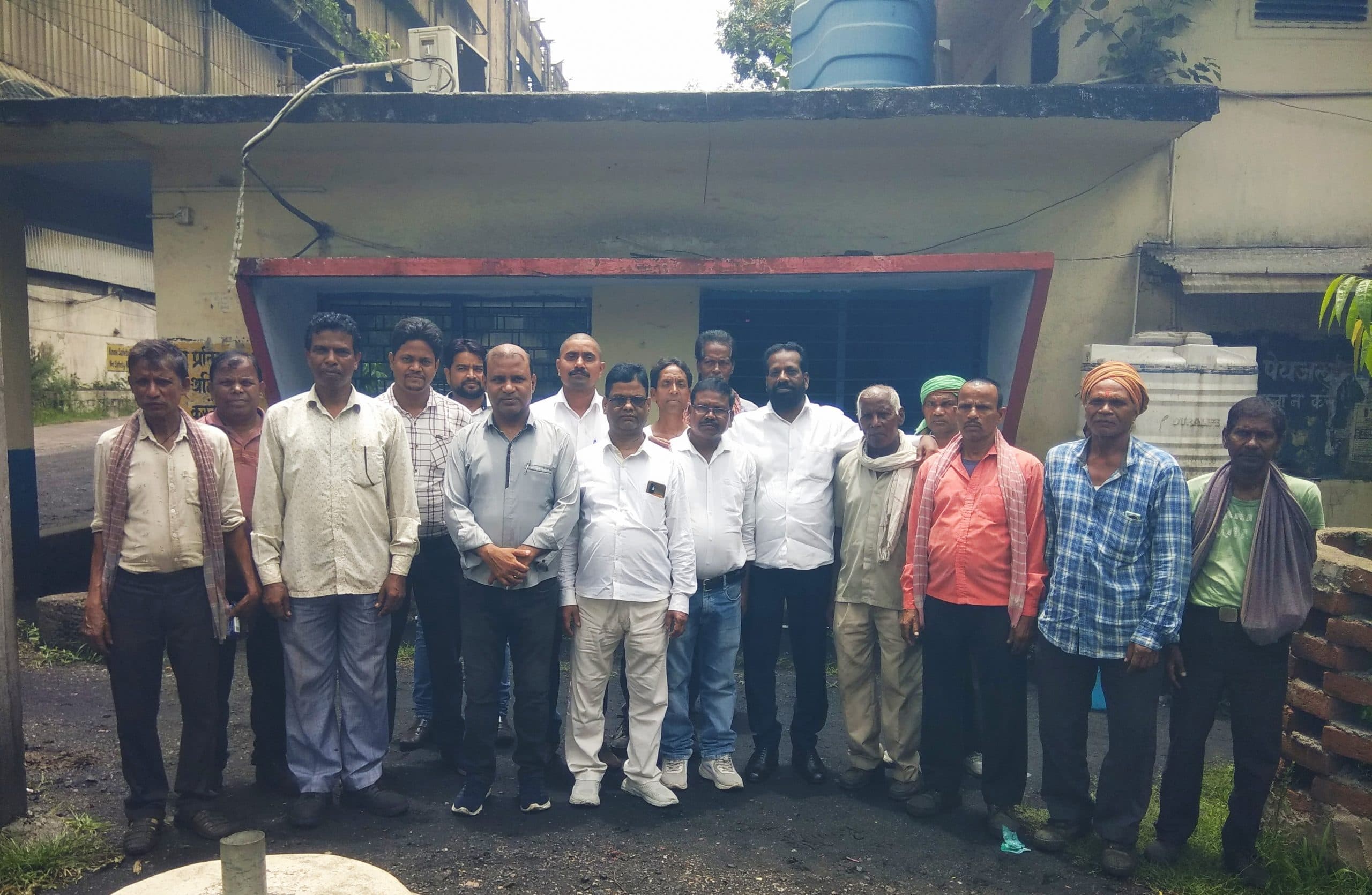 Bokaro News : यूनियन प्रतिनिधियों ने जर्जर कैंटीन का किया निरीक्षण