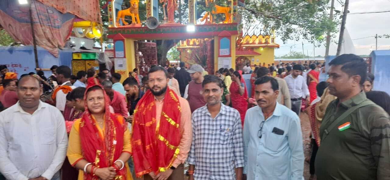 Giridih News: सरौन काली मंदिर की वार्षिक पूजा में उमड़े श्रद्धालु