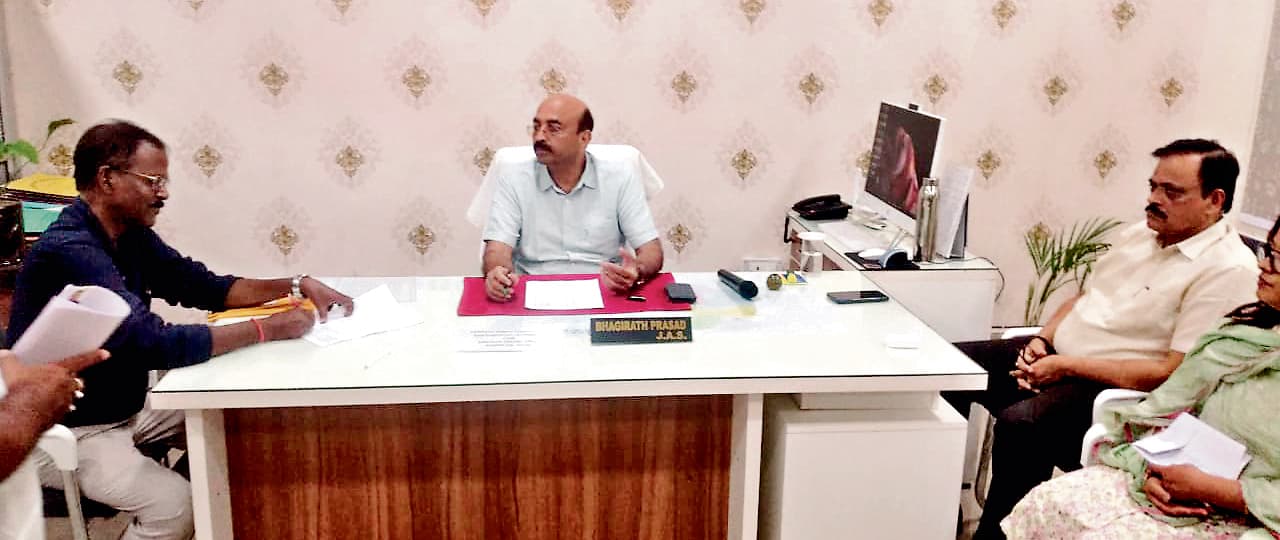 Jamshedpur News : सोनारी आदर्श सहकारी समिति चुनाव : दूसरे व अंतिम दिन निदेशक पद के लिए 33 सदस्यों ने किया नामांकन