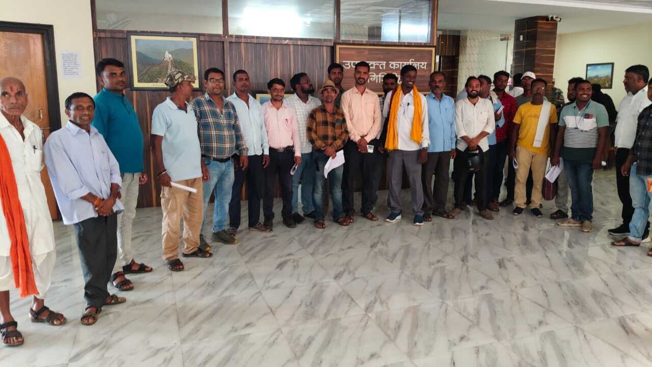 Giridih News: स्वास्थ्य केंद्र भवन को अन्यत्र बनाने की मांग