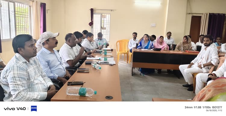 इ-वोटिंग और आदर्श आचार संहिता के अनुपालन पर जोर