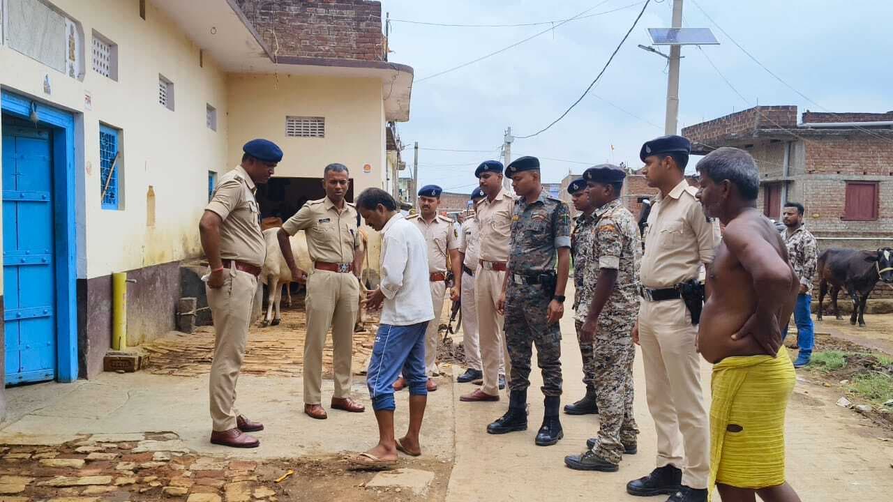 गंगौली व गजबोर गांव पहुंचे एसपी, घटना की ली पूरी जानकारी