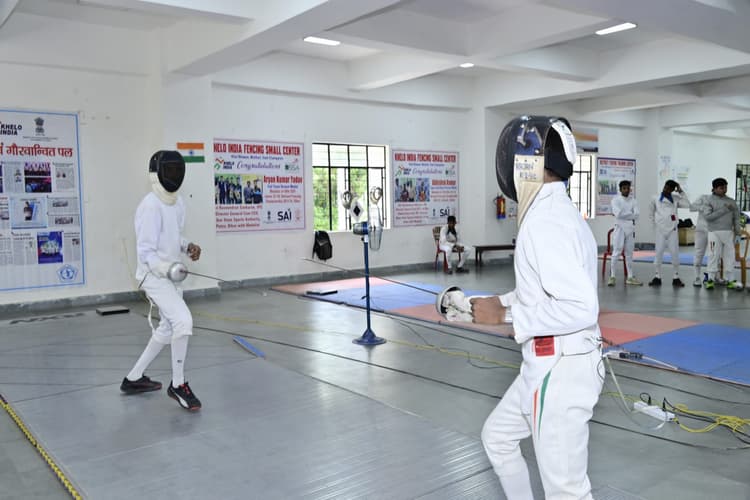 Motihari: तलवारबाजी प्रतियोगिता में खिलाड़ियों ने किया शानदार प्रदर्शन