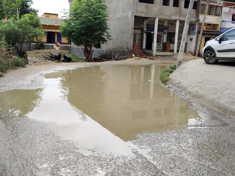 तेज बारिश से गर्मी से राहत, किसानों के चेहरे पर लौटी रौनक