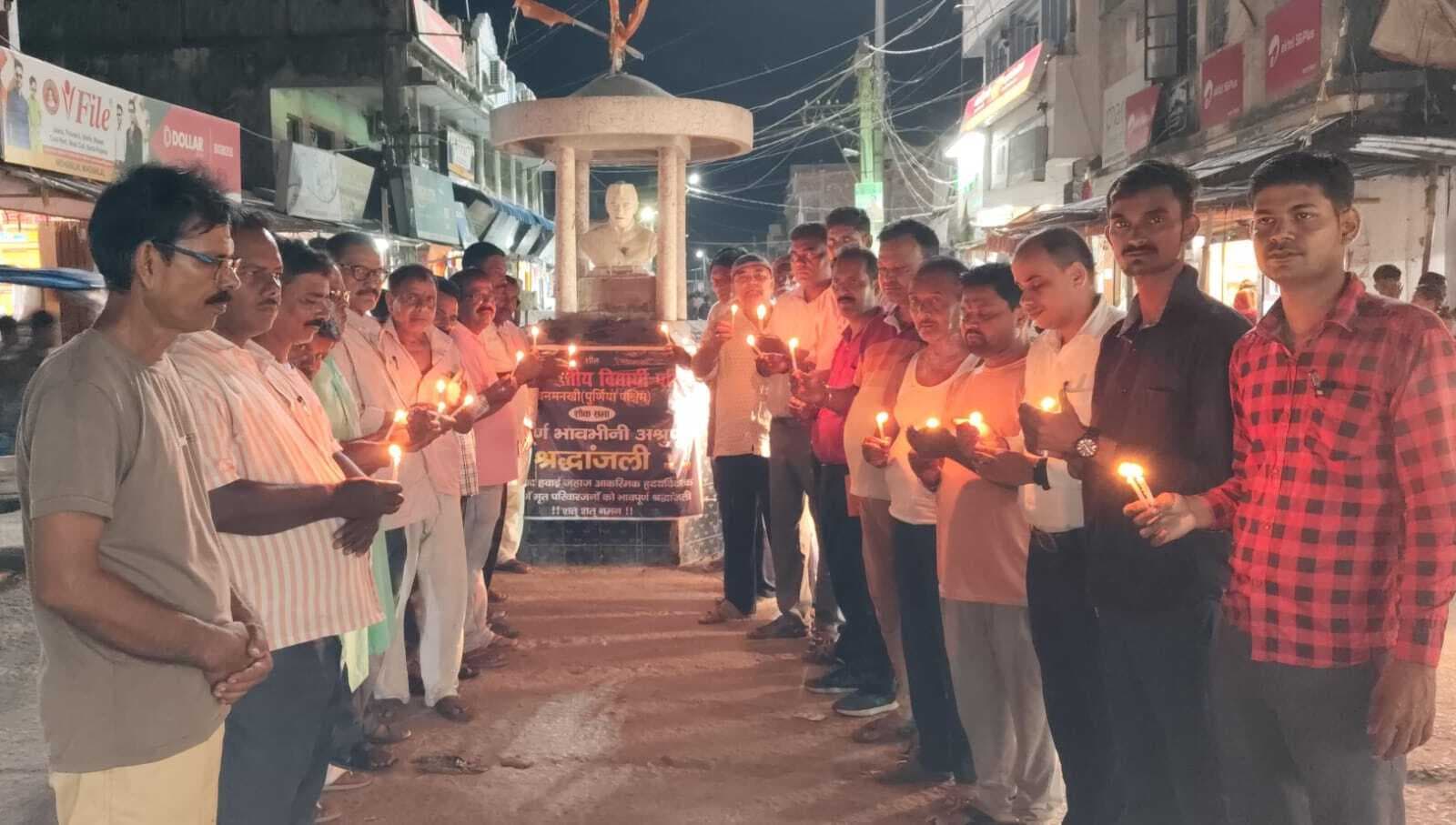 अहमदाबाद विमान हादसे के मृतकों को अभाविप ने दी श्रद्धांजलि