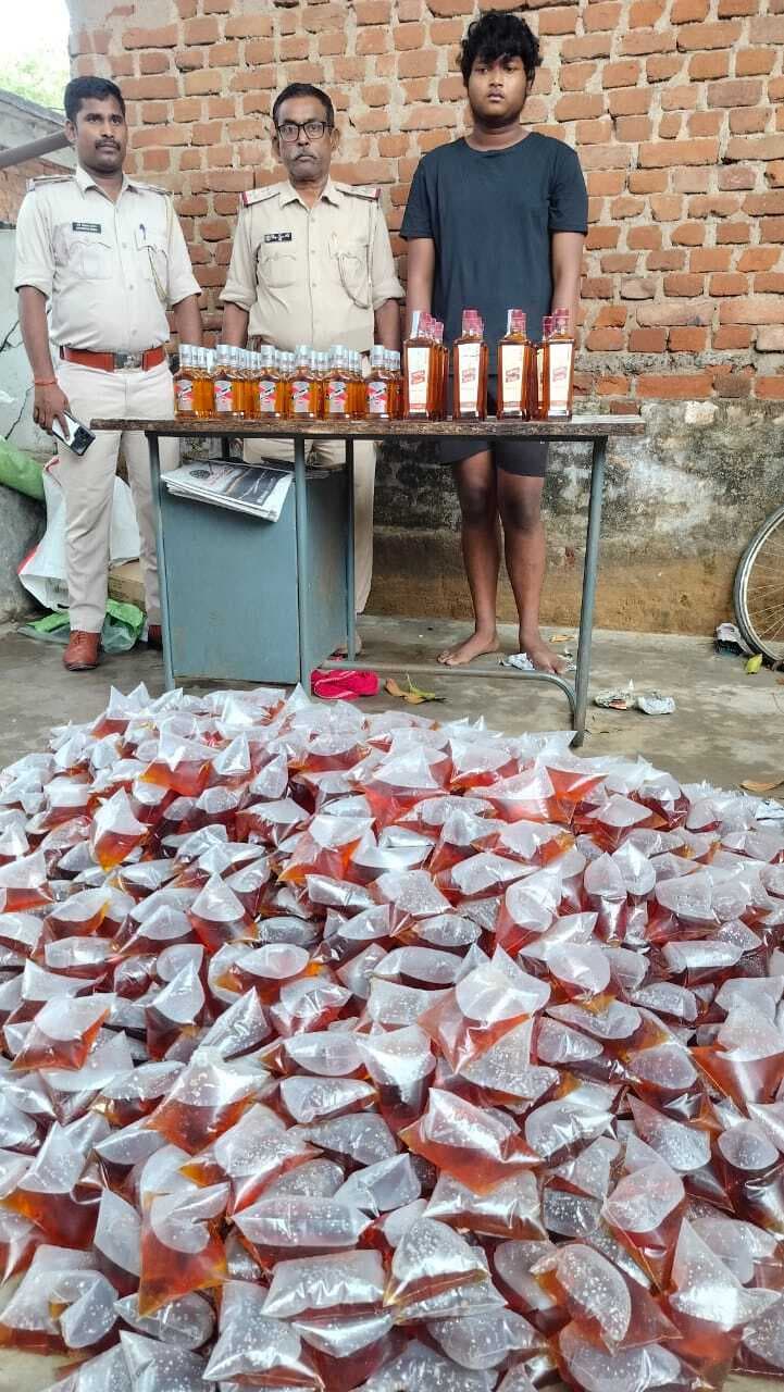 256 लीटर शराब के साथ तीन तस्कर गिरफ्तार