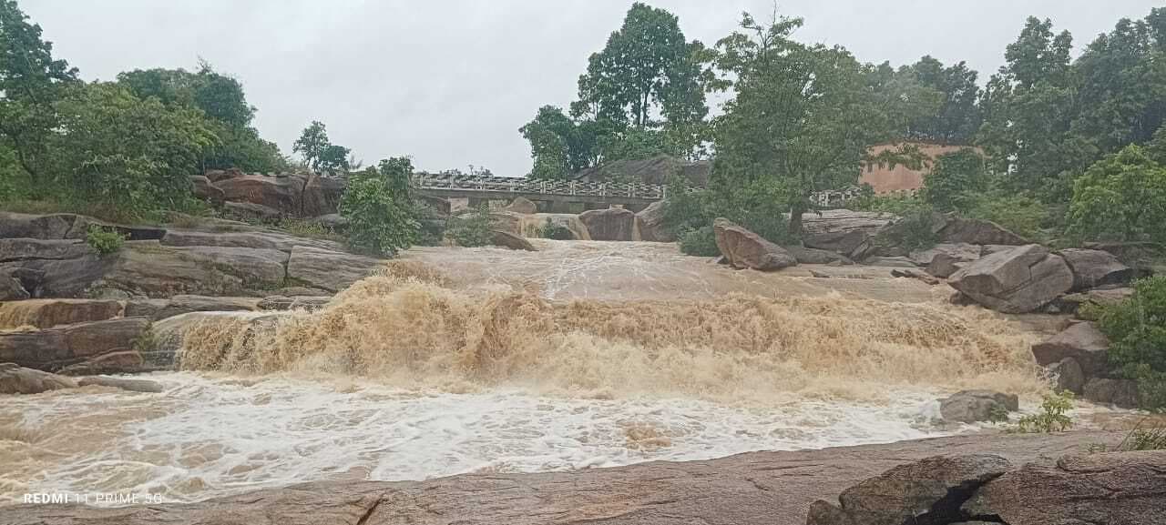 लगातार बारिश से जिले में जनजीवन प्रभावित