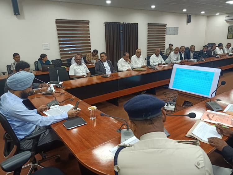 विमुक्त बाल श्रमिकों का नजदीकी स्कूलों में होगा नामांकन- डीएम