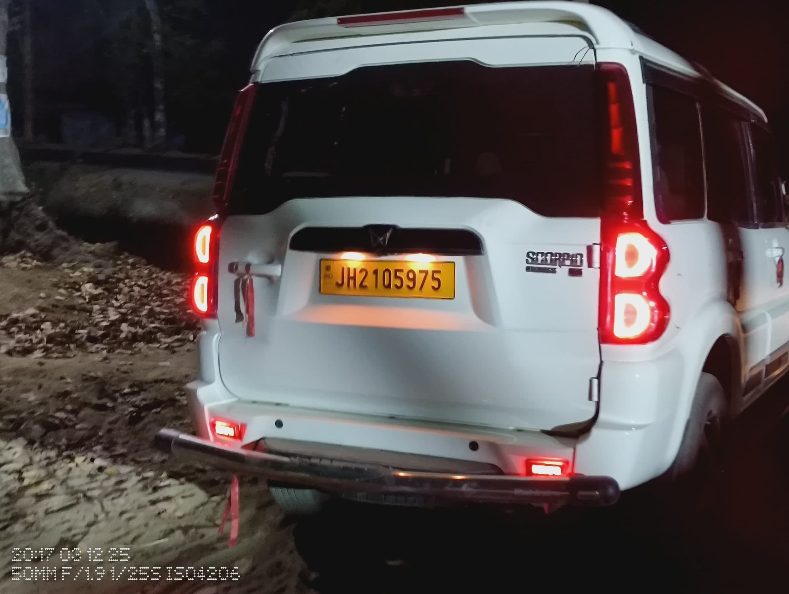 घर के बाहर से स्कॉर्पियो उड़ा ले गये बदमाश, घटना सीसीटीवी में कैद