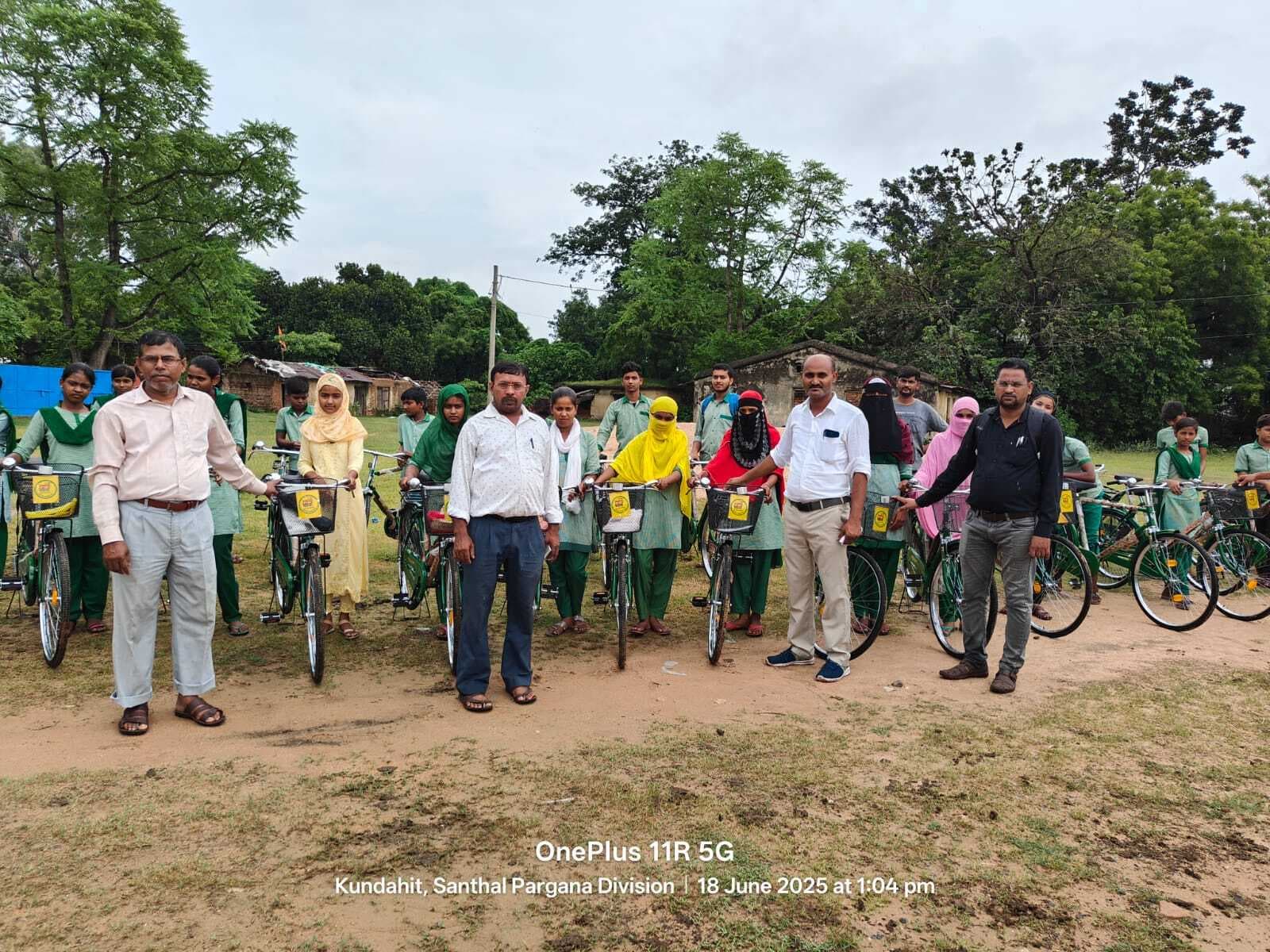 86 छात्राओं के बीच साइकिल का किया गया वितरण