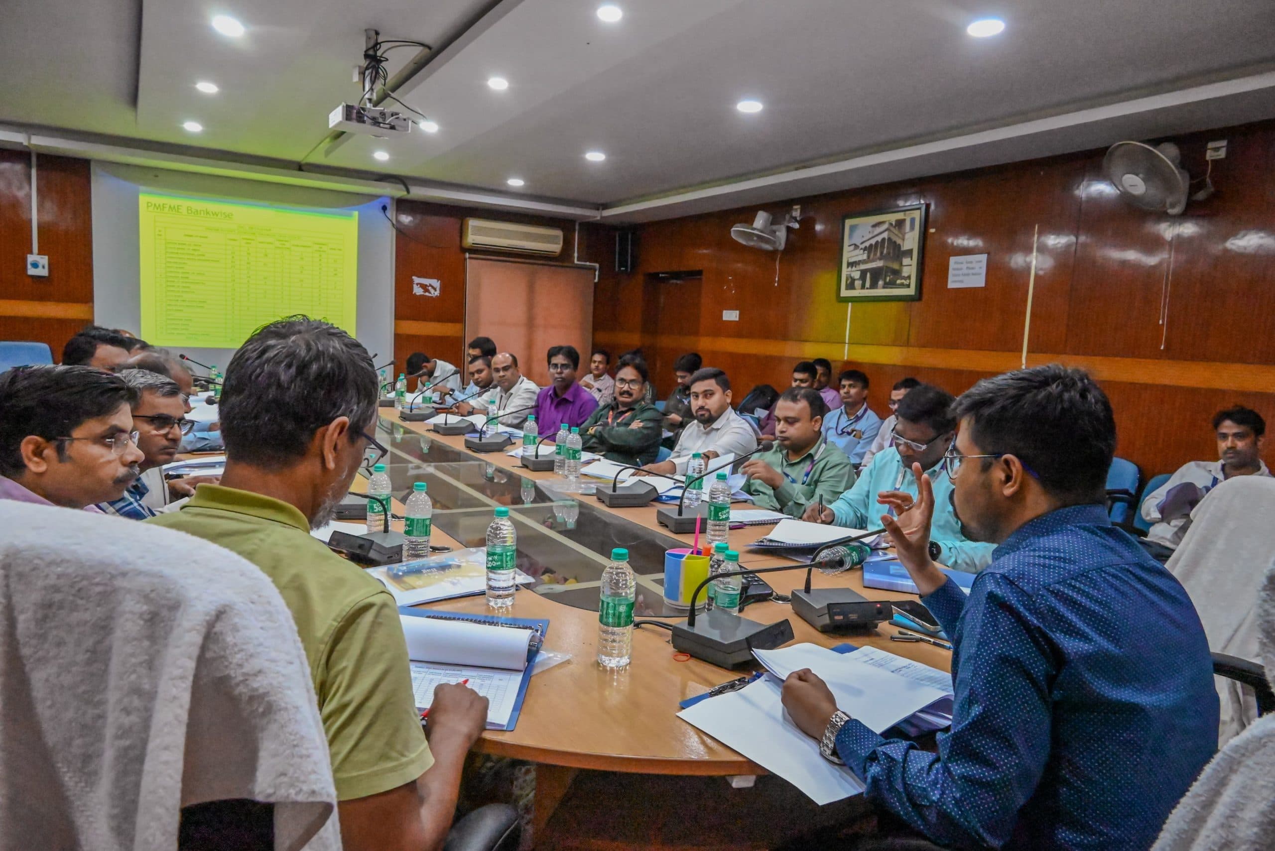 deoghar news : ग्रामीण क्षेत्रों में बैंक की नयी शाखा खोलने के लिए स्थल चिन्हित करें : डीसी