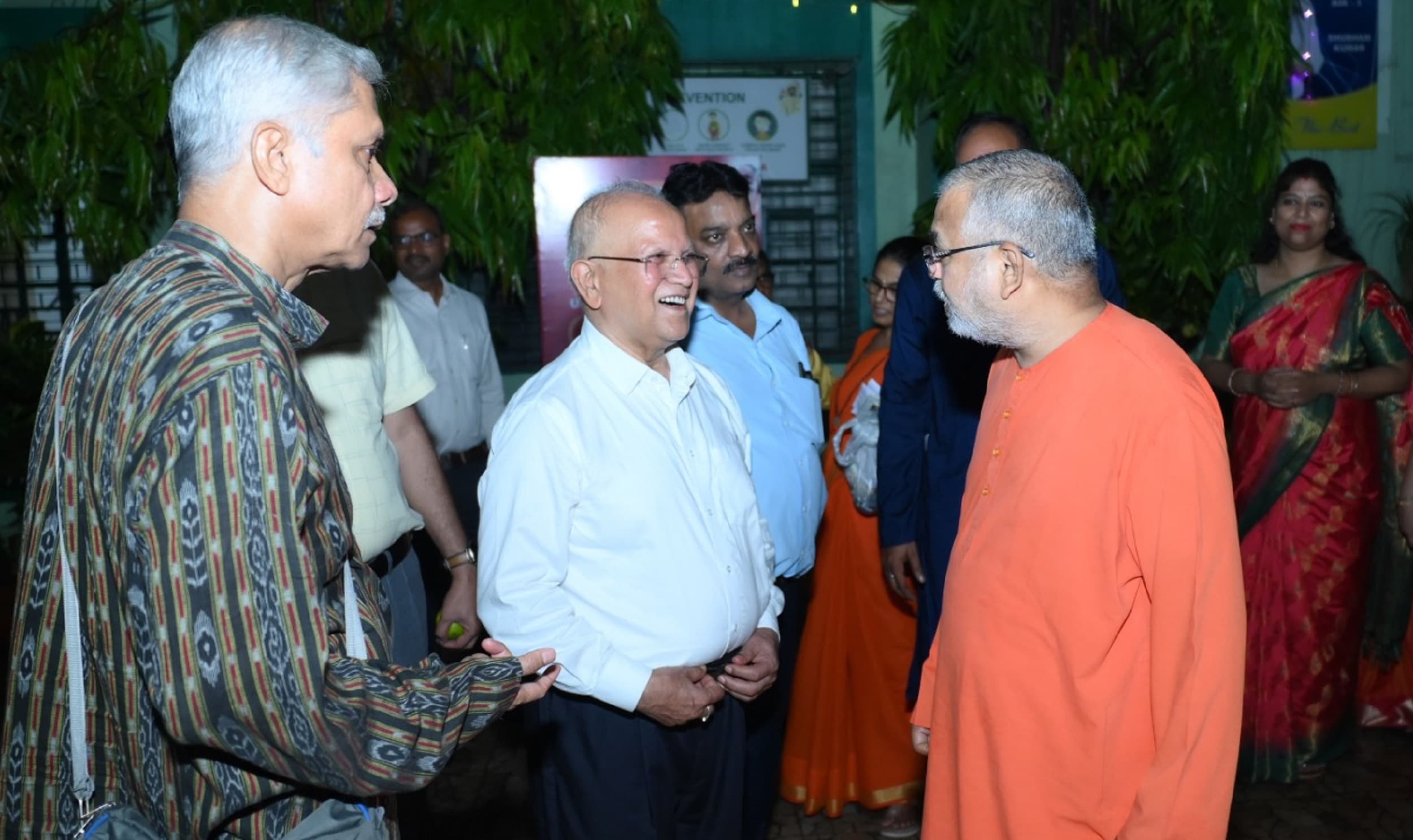 Bokaro News : एकीकृत दृष्टि का विकास करें, सभी में परमात्मा का निवास : स्वामी अद्वैतानंद