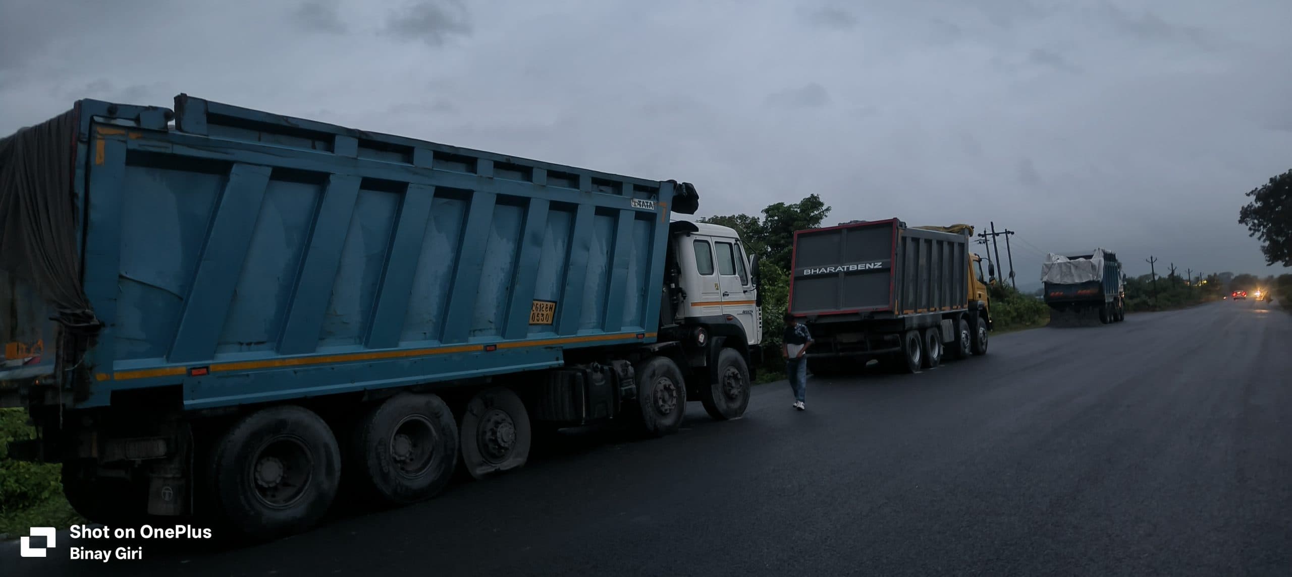 Bokaro News : स्थानीय हाइवा मालिकों ने छाई व कोयला की ट्रांसपोर्टिंग रोकी