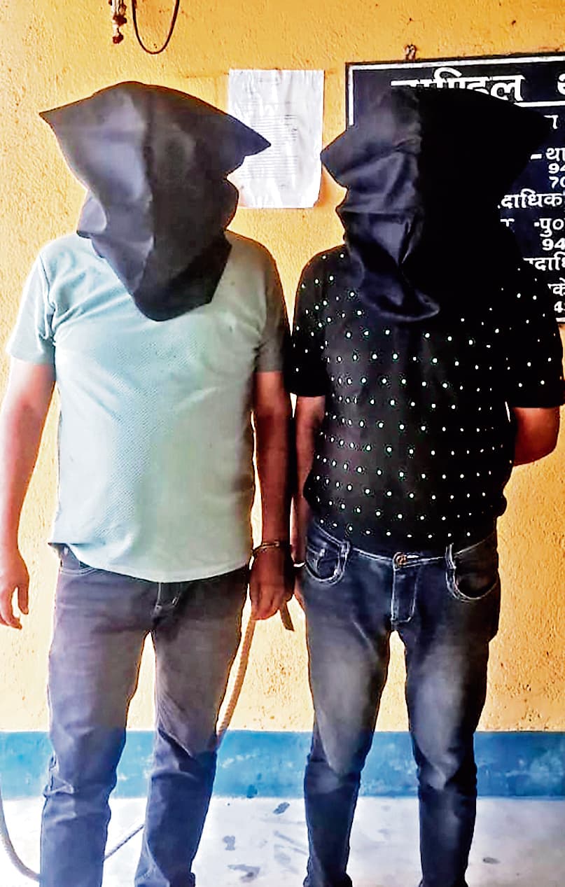 Seraikela Kharsawan News : अपहरण कर मारपीट मामले में दो युवक गिरफ्तार, भेजा जेल